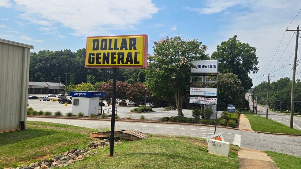 335 N Salisbury Ave, Spencer, NC à vendre - Photo de l’immeuble – Image 3 sur 22