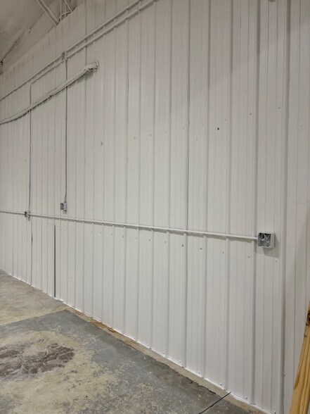 1960 N Westminster Dr, Oklahoma City, OK à louer - Photo de l’immeuble – Image 2 sur 5