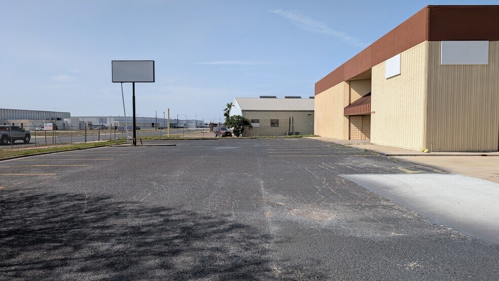 4702 Baldwin Blvd, Corpus Christi, TX à louer - Photo de l’immeuble – Image 3 sur 17