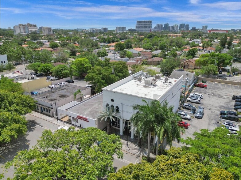 3138 SW 22nd St, Miami, FL à vendre - Photo de l’immeuble – Image 2 sur 63
