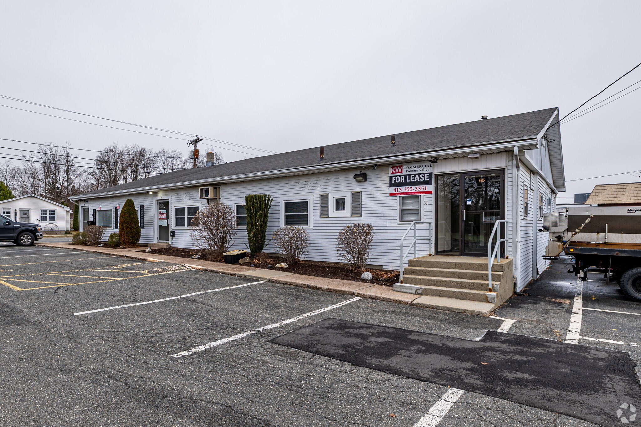 69 Maple St, East Longmeadow, MA à louer Photo principale– Image 1 sur 3