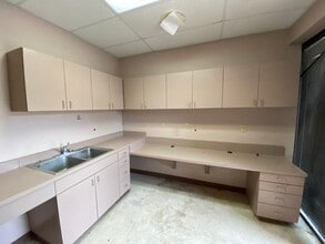 2004 Fox Dr, Champaign, IL à vendre Photo de l’immeuble– Image 2 sur 4