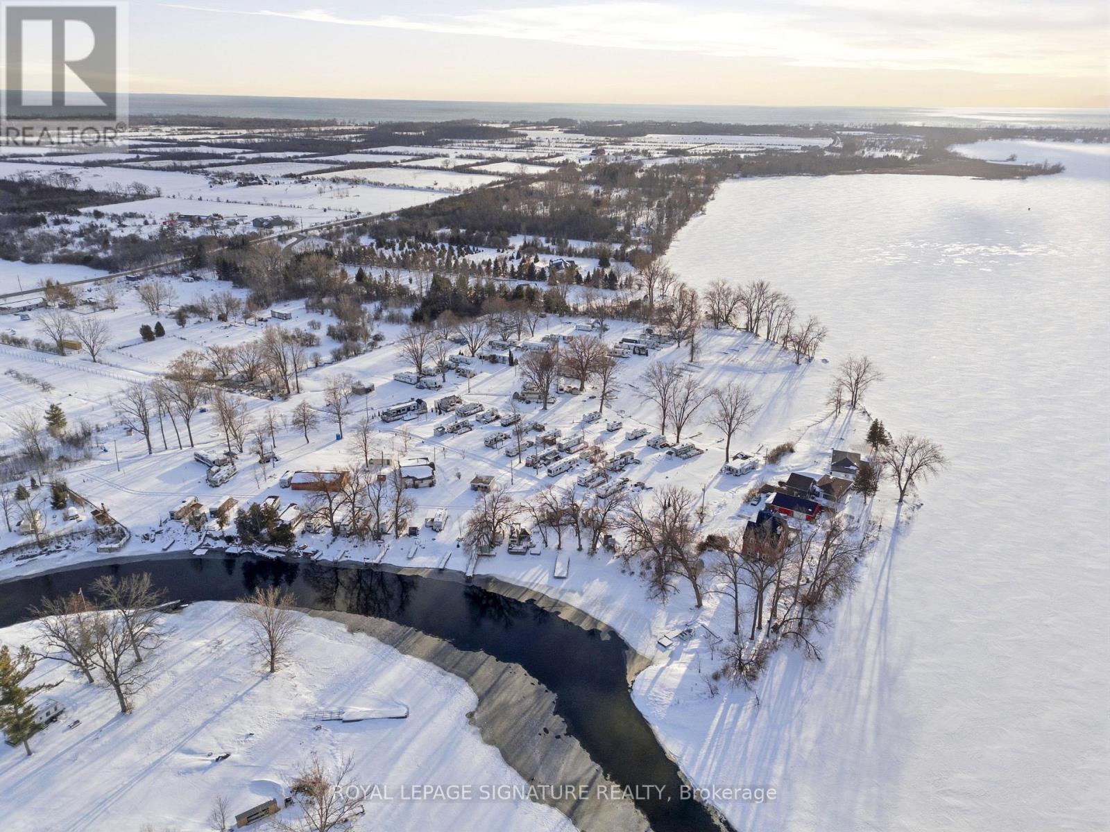 52 Sunset Lagoon Dr, Prince Edward, ON à vendre Photo principale– Image 1 sur 2