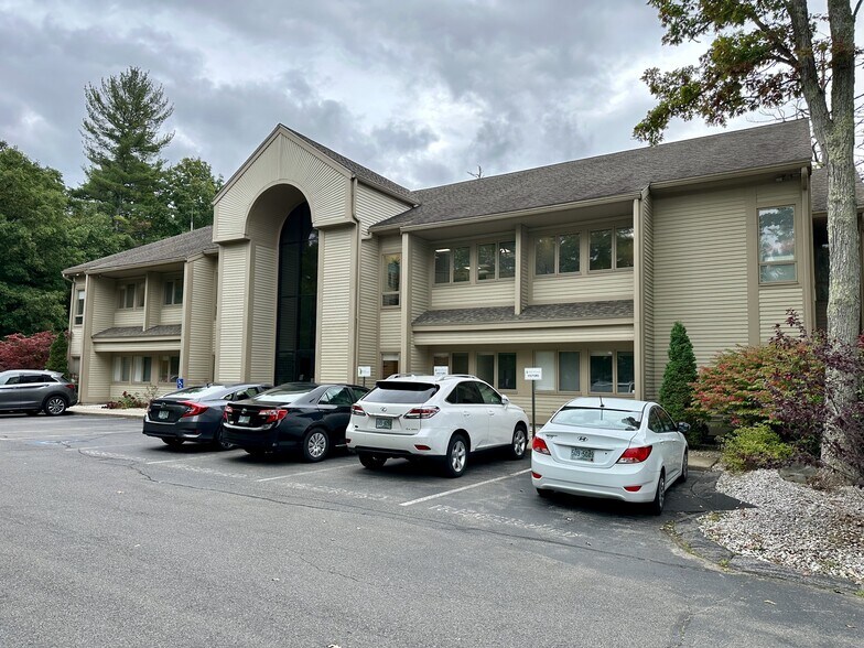 103 Stiles Rd, Salem, NH à louer - Photo de l’immeuble – Image 3 sur 16