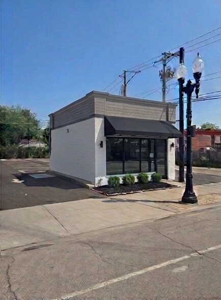 1620 W Lawrence Ave, Chicago, IL à louer - Photo de l’immeuble – Image 1 sur 1