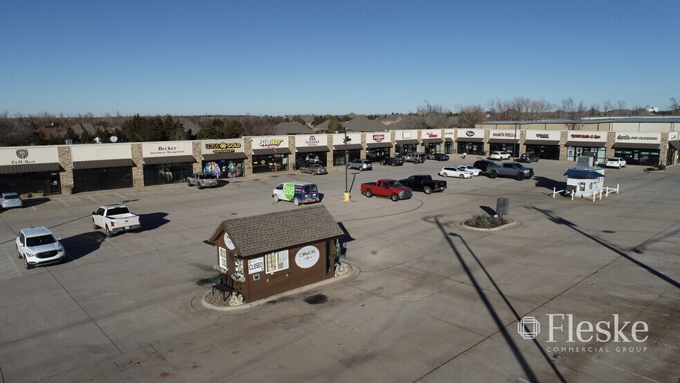 121 E Waterloo Rd, Edmond, OK à louer - Photo de l’immeuble – Image 2 sur 14