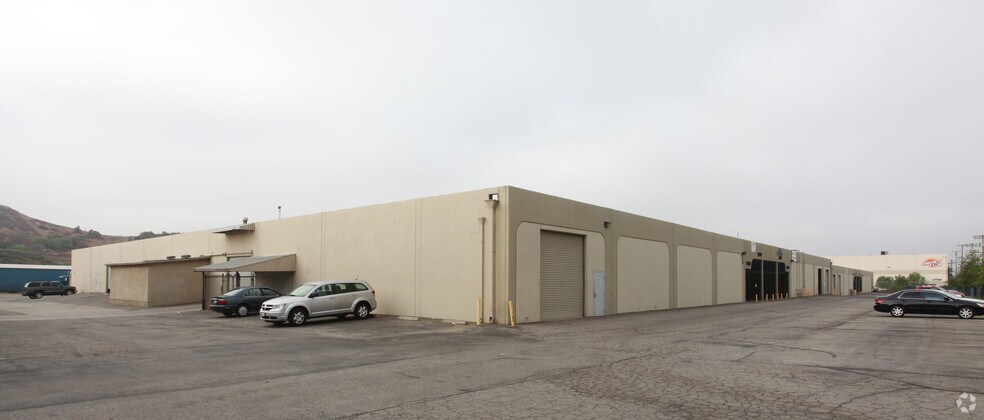 12878-12926 Pierce St, Pacoima, CA à louer - Photo principale – Image 1 sur 16