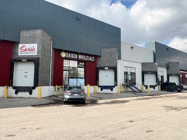 601-635 28 St NE, Calgary, AB à louer Photo principale– Image 1 sur 7