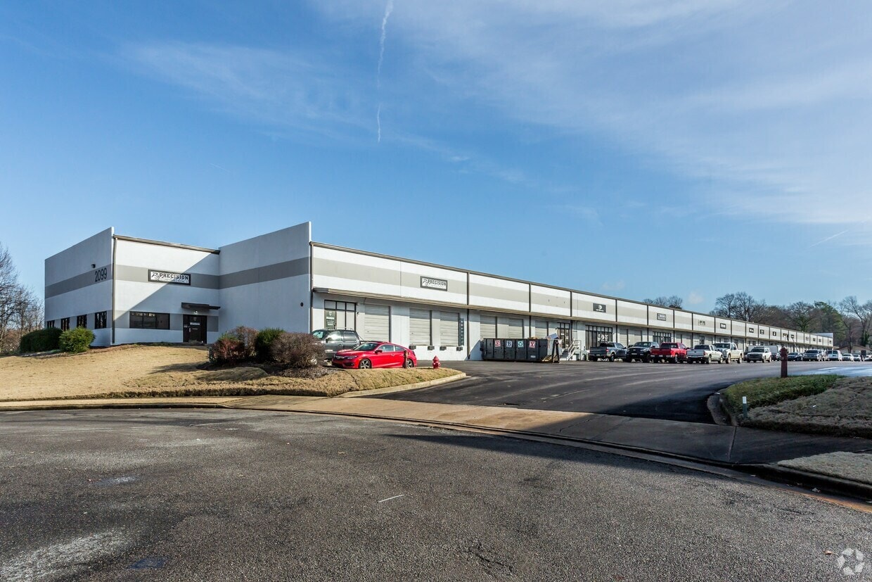 2093 Thomas Rd, Memphis, TN à louer Photo de l’immeuble– Image 1 sur 6