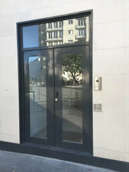 Local commercial dans Vincennes à vendre - Photo de l’immeuble – Image 1 sur 5