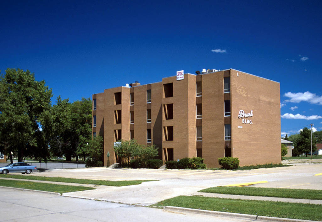 26111 Brush Ave, Euclid, OH à vendre Photo principale– Image 1 sur 20