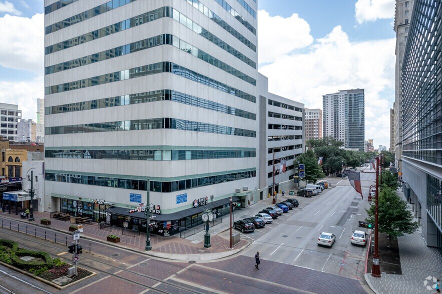 1001 Texas Ave, Houston, TX à louer - Photo de l’immeuble – Image 1 sur 8