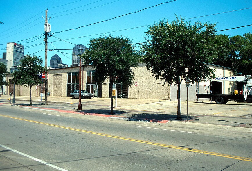 2639 Main St, Dallas, TX à louer - Photo de l’immeuble – Image 3 sur 10