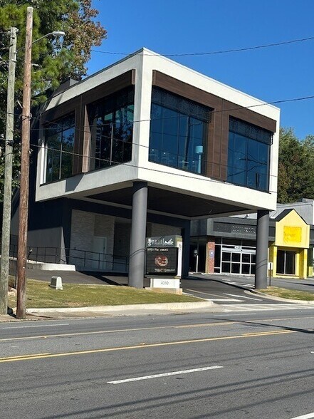 4310 Roswell Rd NE, Atlanta, GA à louer - Photo de l’immeuble – Image 2 sur 17