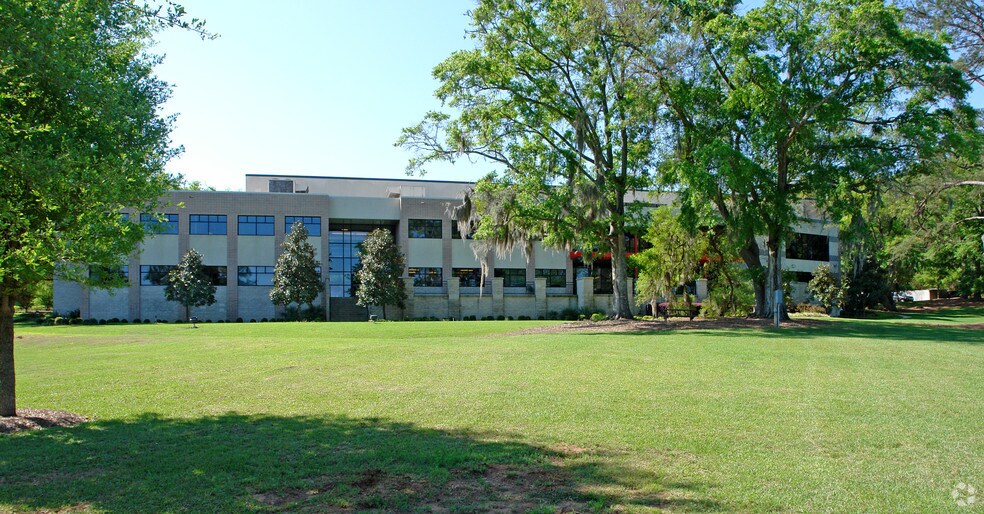 1700 Summit Lake Dr, Tallahassee, FL à louer - Photo de l’immeuble – Image 3 sur 24