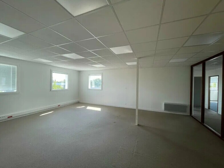 Bureau dans Vannes à vendre - Photo de l’immeuble – Image 1 sur 4