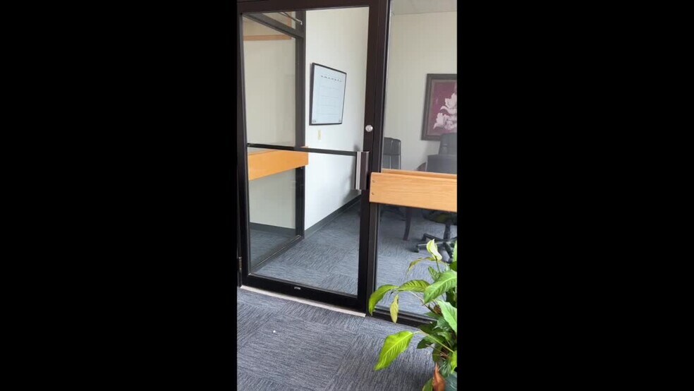 200 N main St, East Longmeadow, MA à louer - Vidéo sur l’annonce professionnelle – Image 2 sur 6