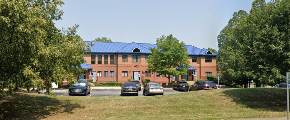 603 Post Office Rd, Waldorf, MD à vendre - Photo principale – Image 1 sur 17