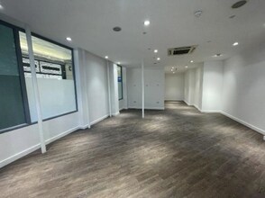 1-12 Nelson Rd, Londres à louer Photo intérieure– Image 2 sur 3