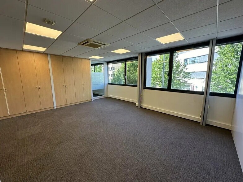 Bureau dans Reims à louer - Photo de l’immeuble – Image 3 sur 5