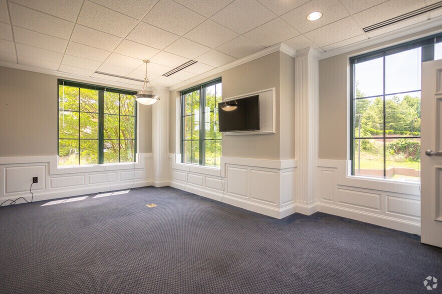 109 Professional Park Dr, Mooresville, NC à louer - Photo intérieure – Image 2 sur 26