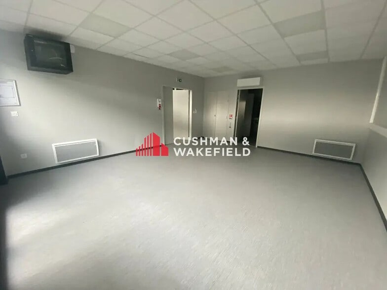 Bureau dans Plaisance-du-Touch à louer - Photo de l’immeuble – Image 3 sur 7