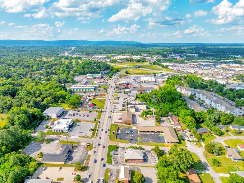 4712 Hixson Pike, Hixson, TN à vendre - Photo de l’immeuble – Image 3 sur 25
