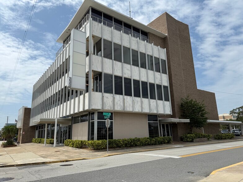 226-230 N Beach St, Daytona Beach, FL à vendre - Photo de l’immeuble – Image 3 sur 18