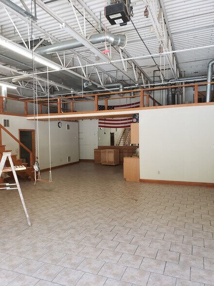 37 Lark Industrial Pky, Greenville, RI à vendre - Photo de l’immeuble – Image 2 sur 19