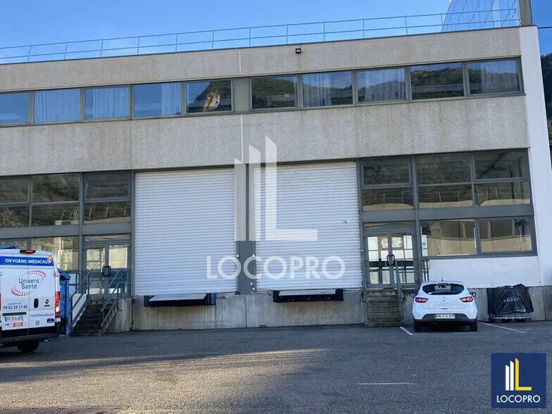 Industriel/Logistique dans Carros à louer - Photo de l’immeuble – Image 2 sur 6