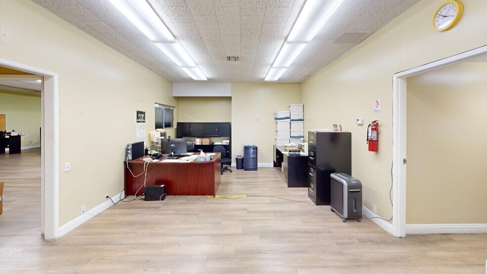 206 W 140th St, Los Angeles, CA à louer - Photo de l’immeuble – Image 3 sur 17