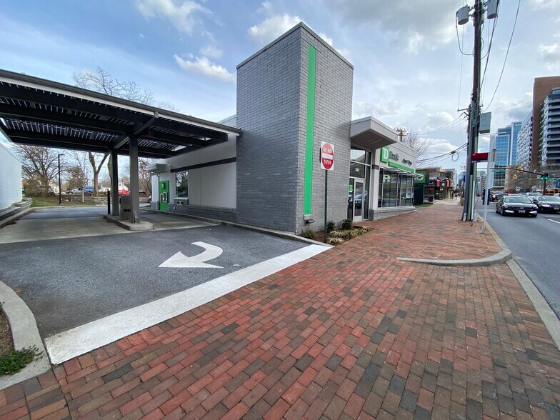 8101 Wisconsin Ave, Bethesda, MD à vendre - Photo de l’immeuble – Image 2 sur 2