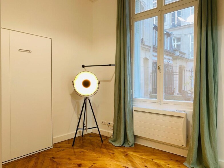 15 Rue De Marignan, Paris à louer - Photo intérieure – Image 3 sur 5