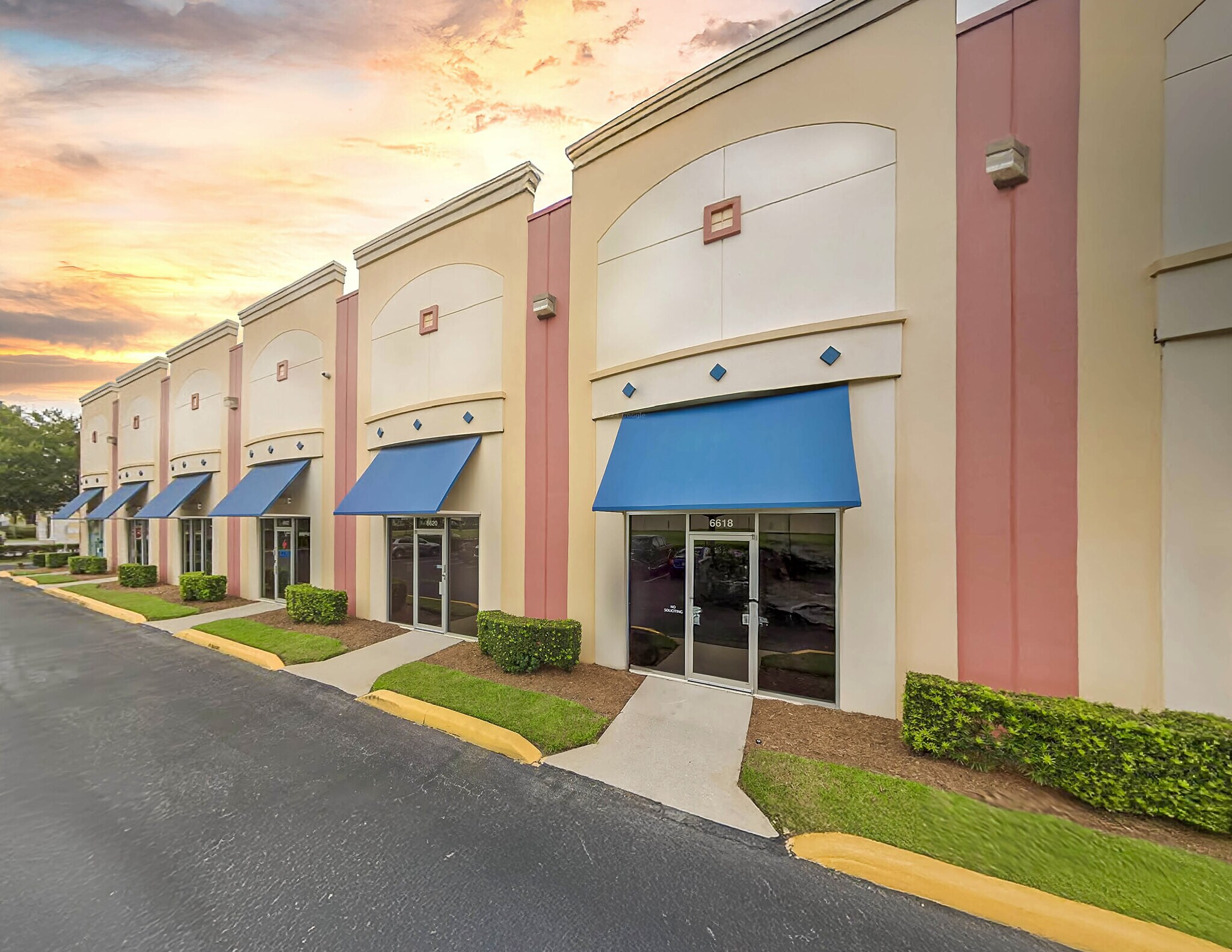 6600-6626 Kingspointe Pky, Orlando, FL à louer Photo de l’immeuble– Image 1 sur 14