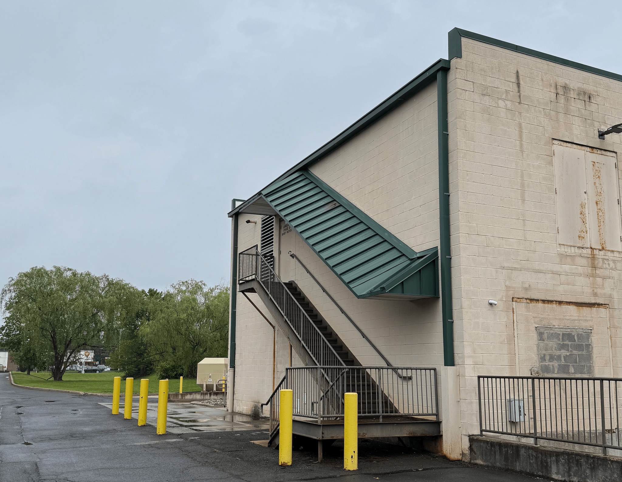 440 US Highway 130, East Windsor, NJ à louer Photo de l’immeuble– Image 1 sur 6