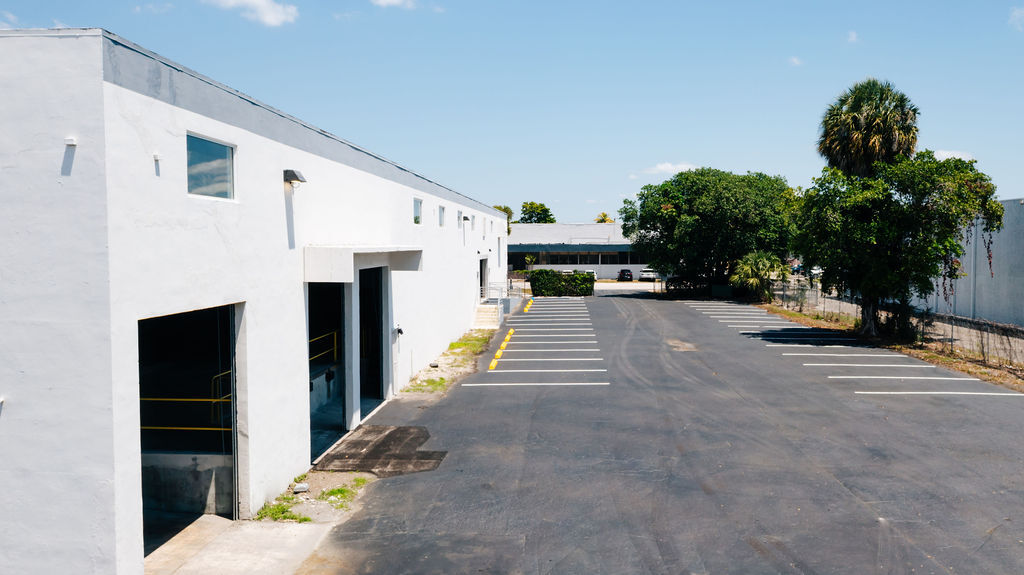 5280 NW 165th St, Hialeah, FL à louer Photo de l’immeuble– Image 1 sur 23