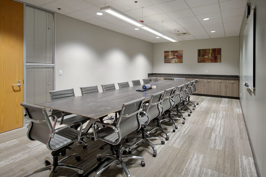 10860 Gold Center Dr, Rancho Cordova, CA à louer - Photo intérieure – Image 3 sur 31