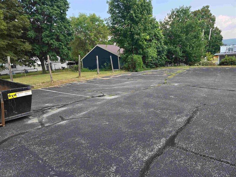198 Washington St, Claremont, NH à vendre - Photo de l’immeuble – Image 3 sur 24
