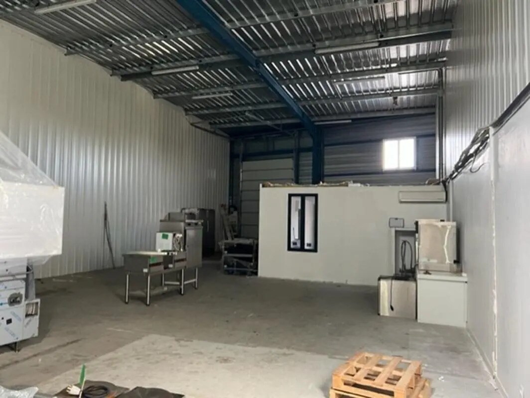 Local d’activités dans Chasse-sur-Rhône à louer Photo de l’immeuble– Image 1 sur 4