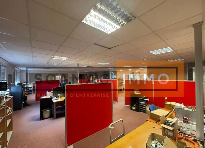 Industriel/Logistique dans Quincy-Voisins à vendre - Photo de l’immeuble – Image 3 sur 9