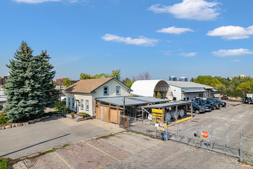 28 Colston Crt, Richmond Hill, ON à vendre - Photo de l’immeuble – Image 3 sur 7