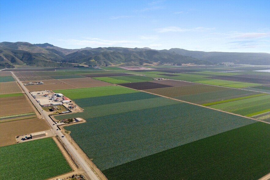 901 Floradale Ave, Lompoc, CA à vendre - Aérien – Image 2 sur 27