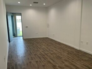 13263 Ventura Blvd, Studio City, CA à louer Photo intérieure– Image 2 sur 2