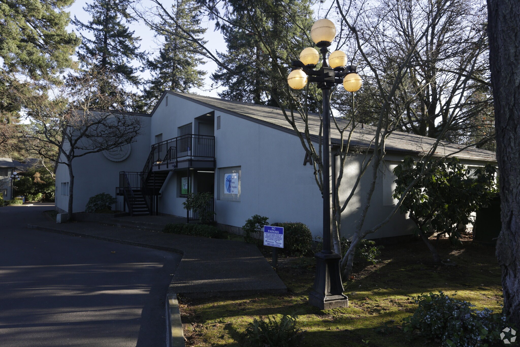 15800 Boones Ferry Rd, Lake Oswego, OR à louer Photo principale– Image 1 sur 27
