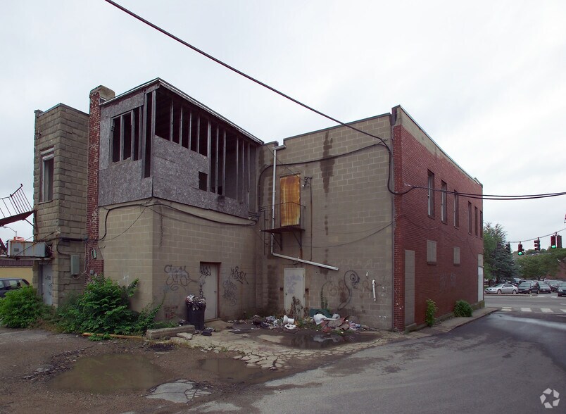 22 Olneyville Sq, Providence, RI à louer - Photo de l’immeuble – Image 2 sur 9