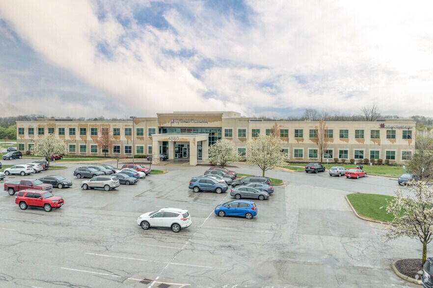 4880 Century Plaza Rd, Indianapolis, IN à louer - Photo principale – Image 1 sur 12