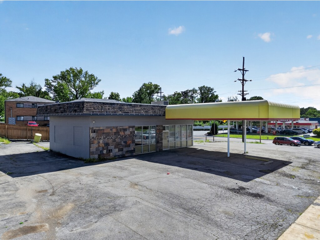 8570 Watson Rd, Saint Louis, MO à vendre Photo de l’immeuble– Image 1 sur 7