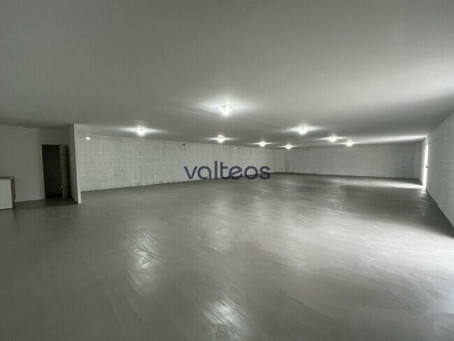 Plus de détails pour 93 Rue De Maubec, Toulouse - Local d'activités à louer