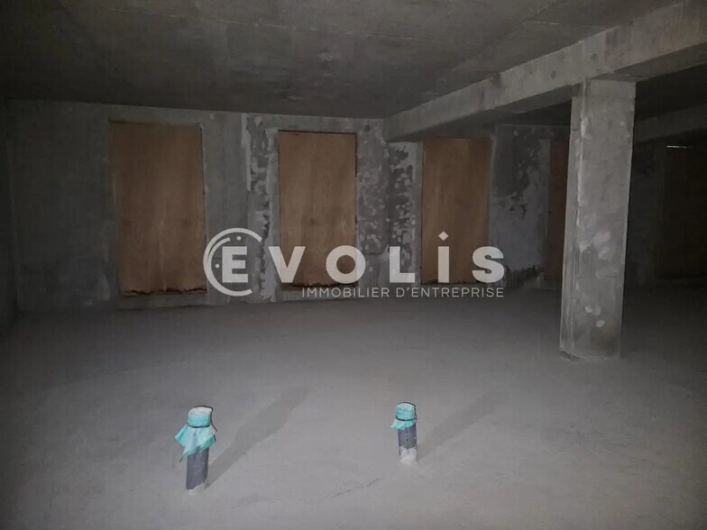 Local d’activités dans Vanves à louer - Photo de l’immeuble – Image 3 sur 14