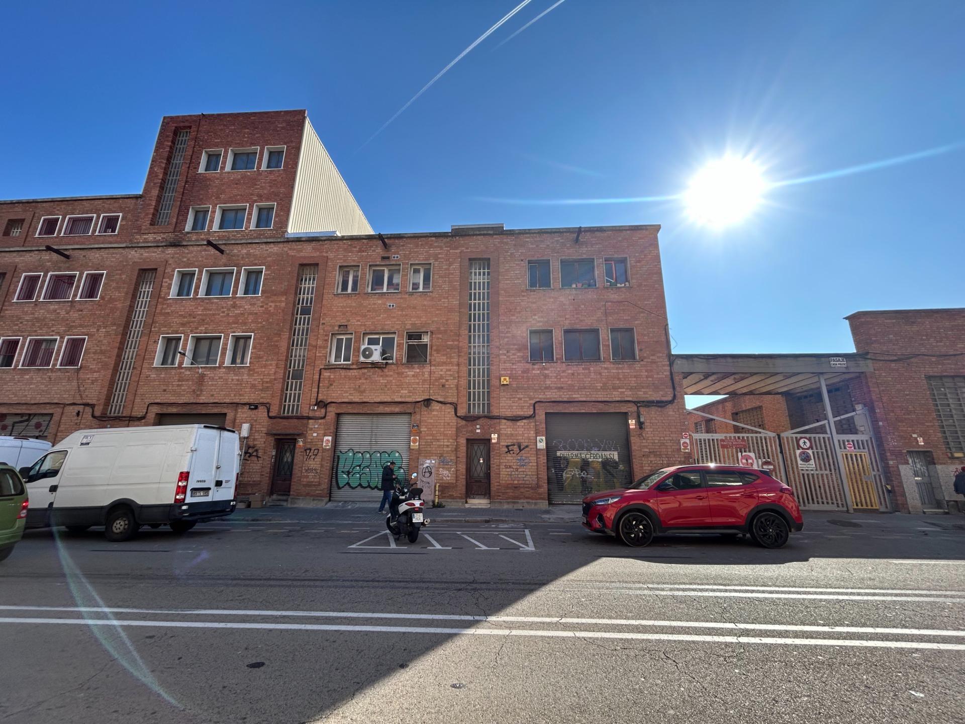 Industriel/Logistique dans L'Hospitalet de Llobregat, Barcelona à vendre Photo de l’immeuble– Image 1 sur 10